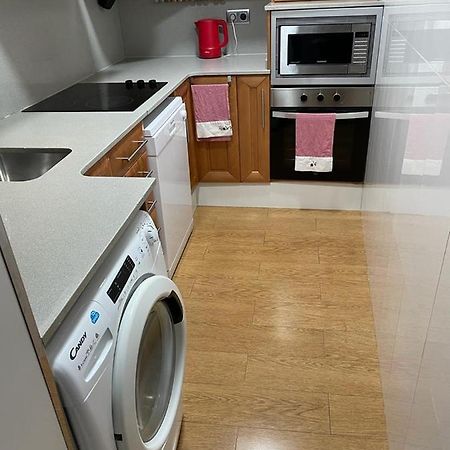 サン・アドリア・デ・ベソスCozy Flatアパートメント エクステリア 写真
